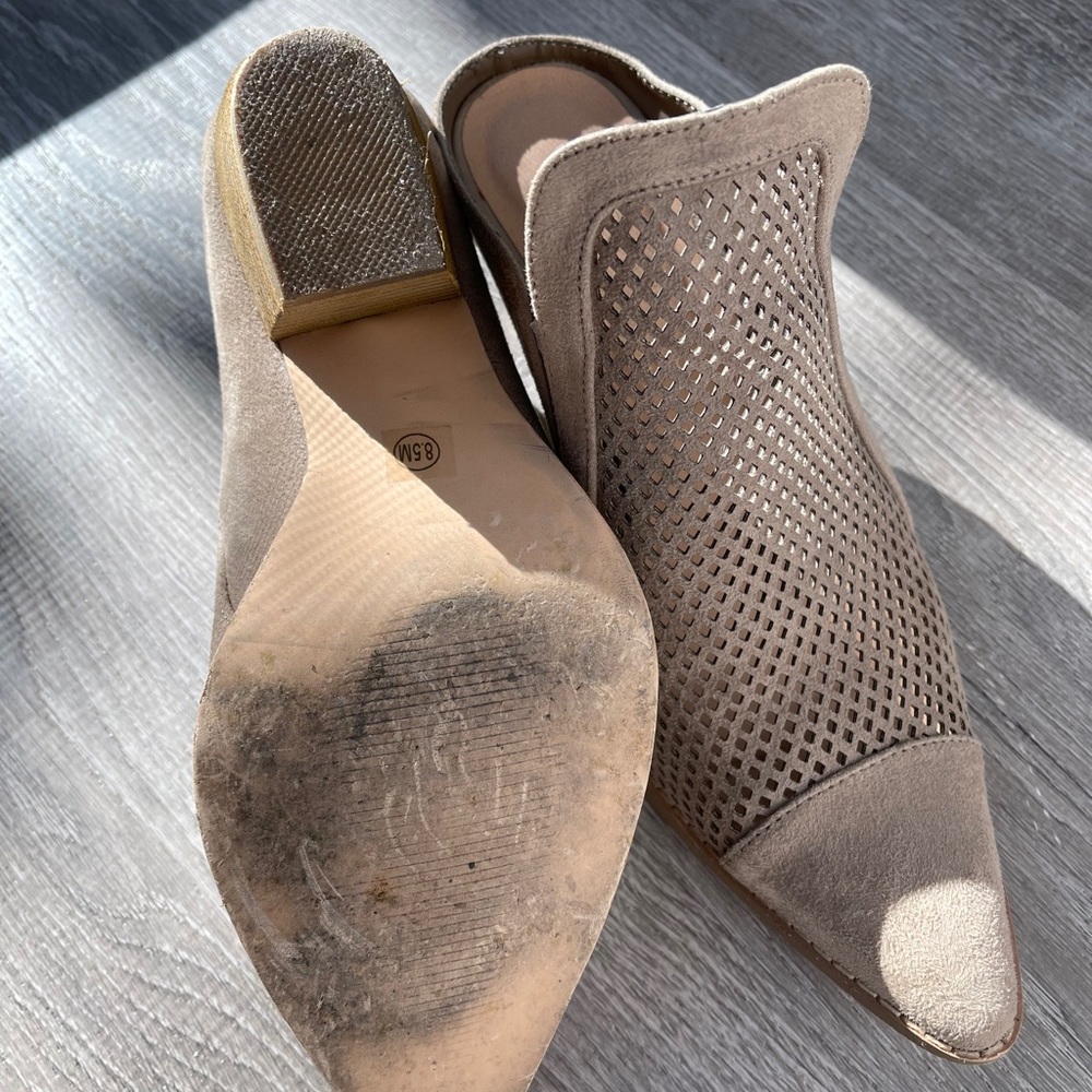 Booties size 8.5 - Picture 3 of 3